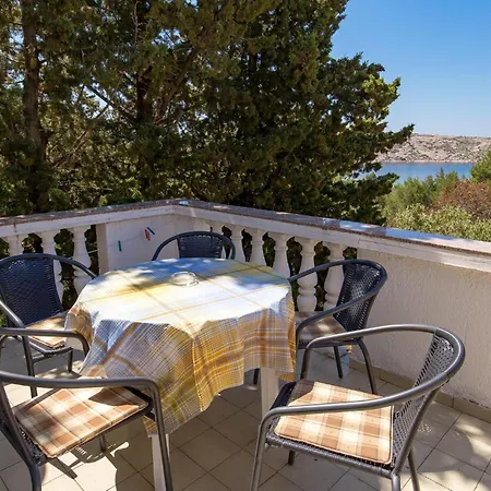 Lovely In Rab With Kitchen 公寓 Barbat na Rabu